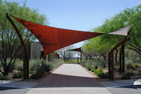 سازه چادری زین اسبی